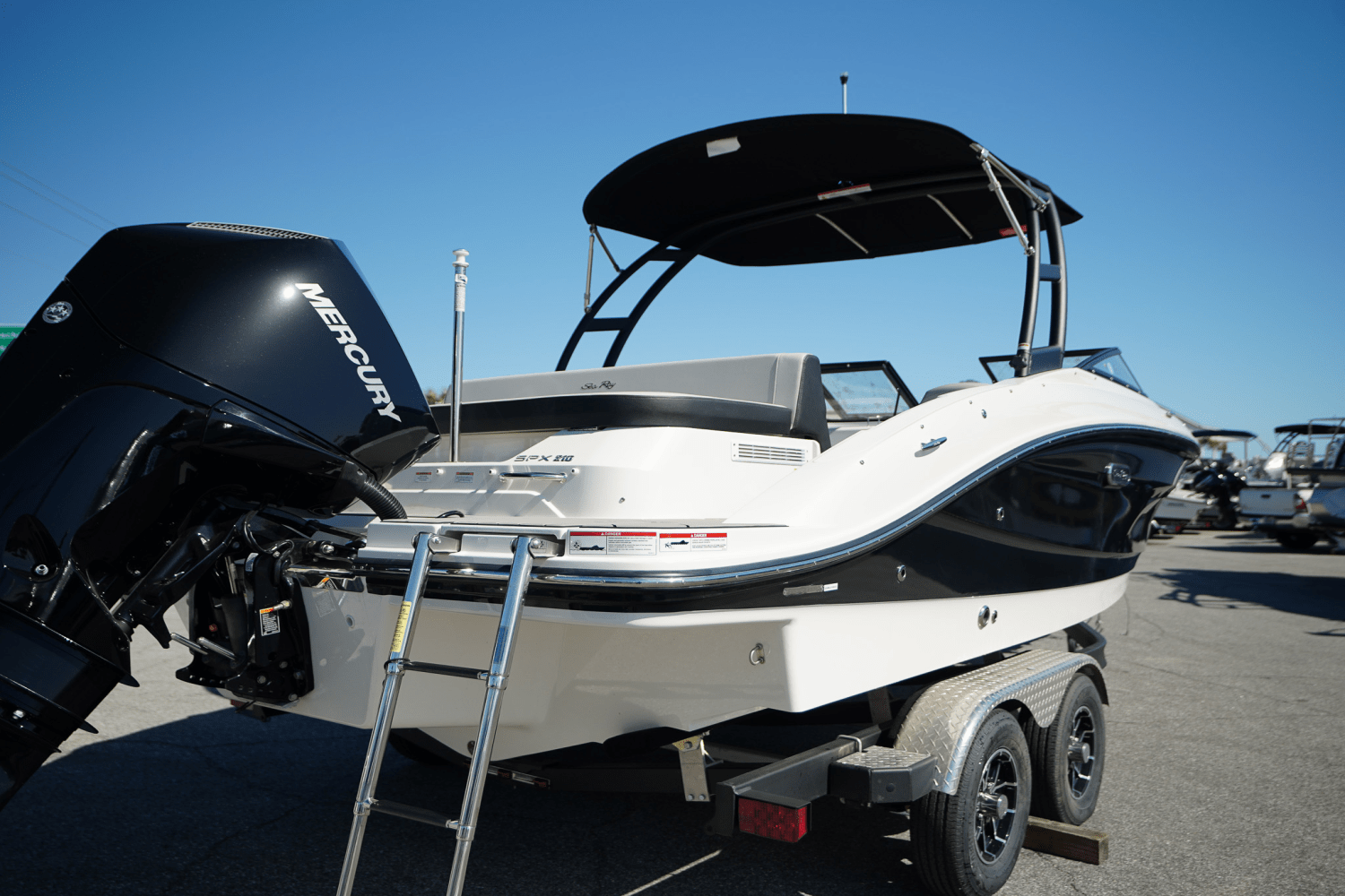 Slide: The Image of Sea Ray SPX 210 Outboard 2025 - 7