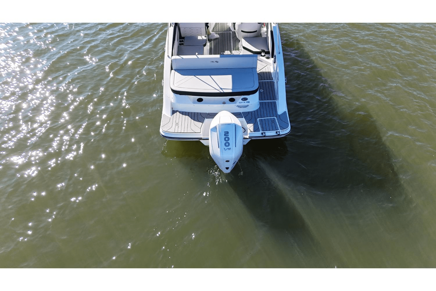 Slide: The Image of Sea Ray SPX 210 Outboard 2025 - 7