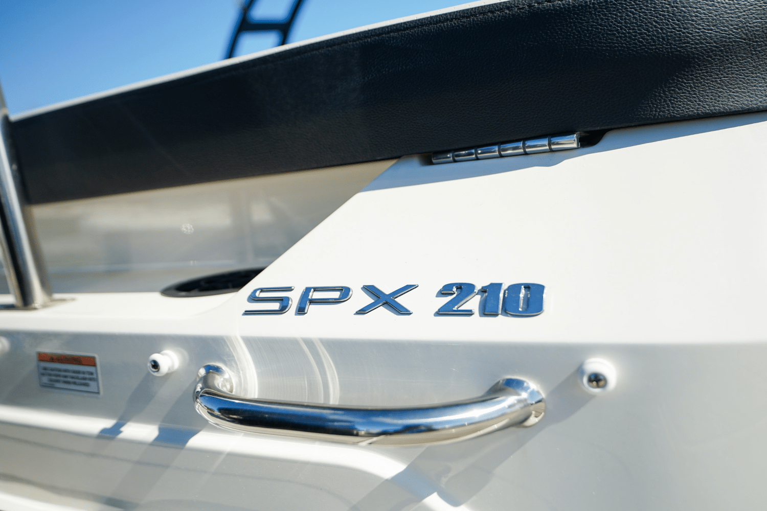 Slide: The Image of Sea Ray SPX 210 Outboard 2025 - 8
