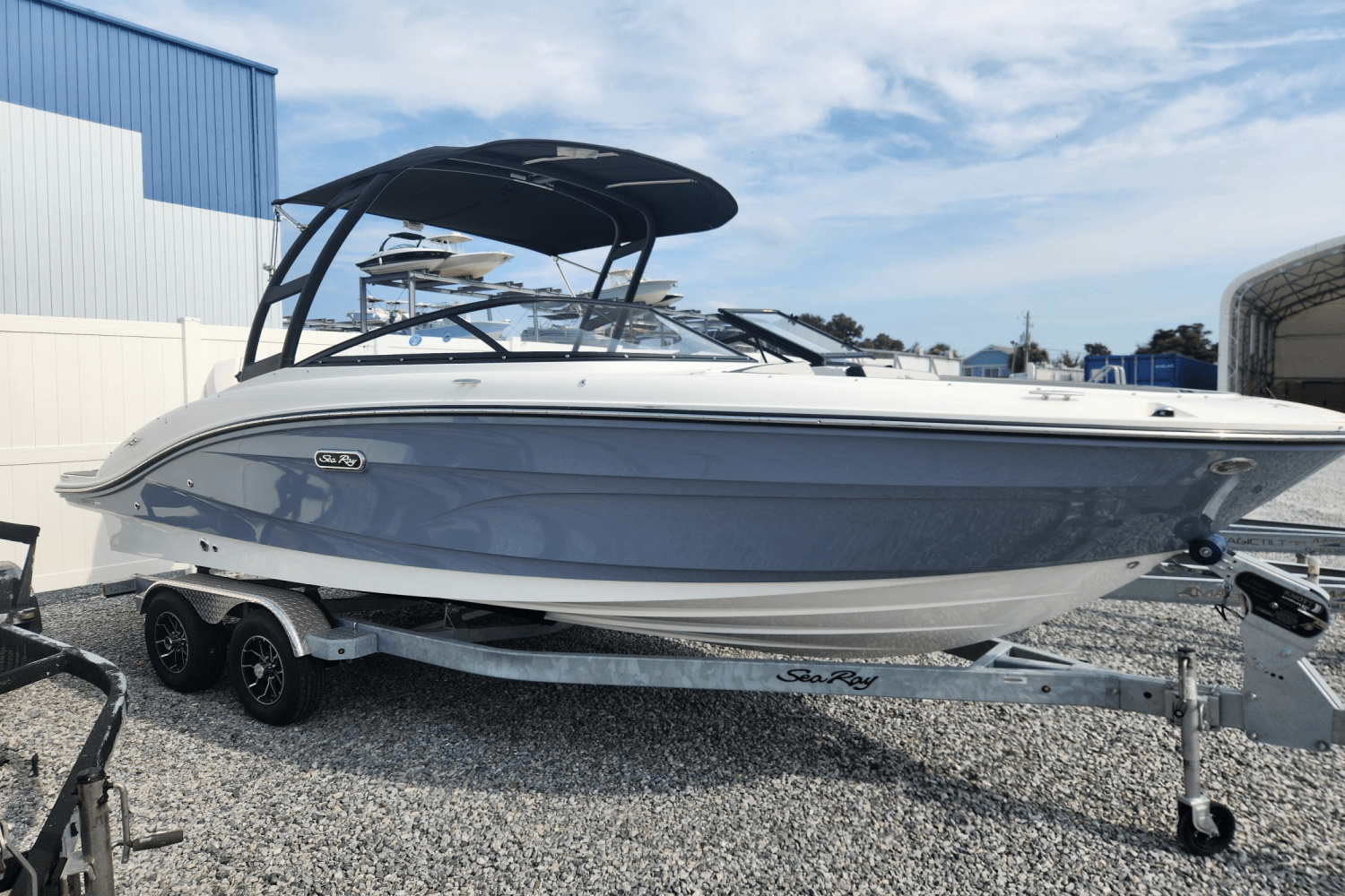 Slide: The Image of Sea Ray SPX 210 Outboard 2025 - 8