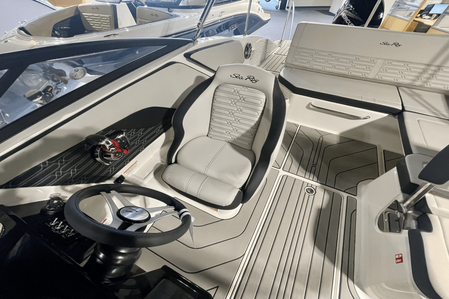 Slide: The Image of Sea Ray SPX 210 Outboard 2025 - 8