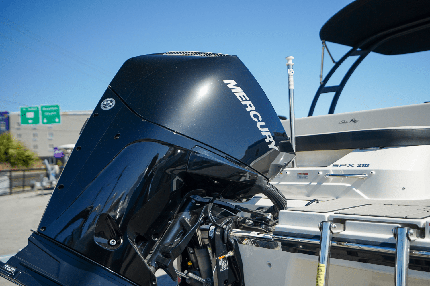 Slide: The Image of Sea Ray SPX 210 Outboard 2025 - 9
