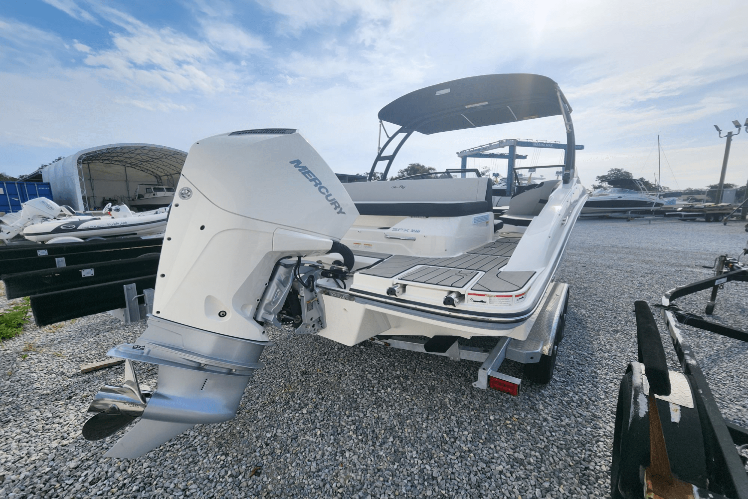 Slide: The Image of Sea Ray SPX 210 Outboard 2025 - 9