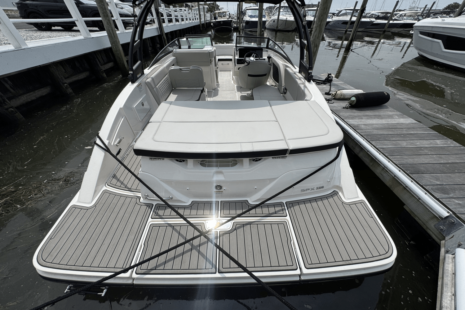 Slide: The Image of Sea Ray SPX 230 2025 - 14