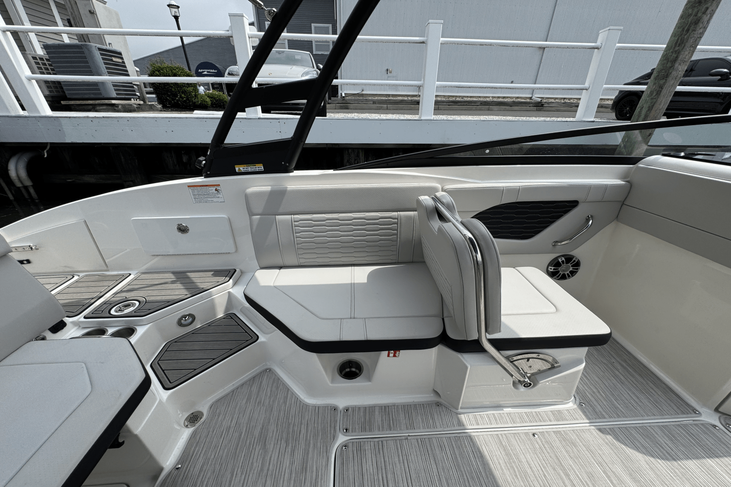 Slide: The Image of Sea Ray SPX 230 2025 - 21