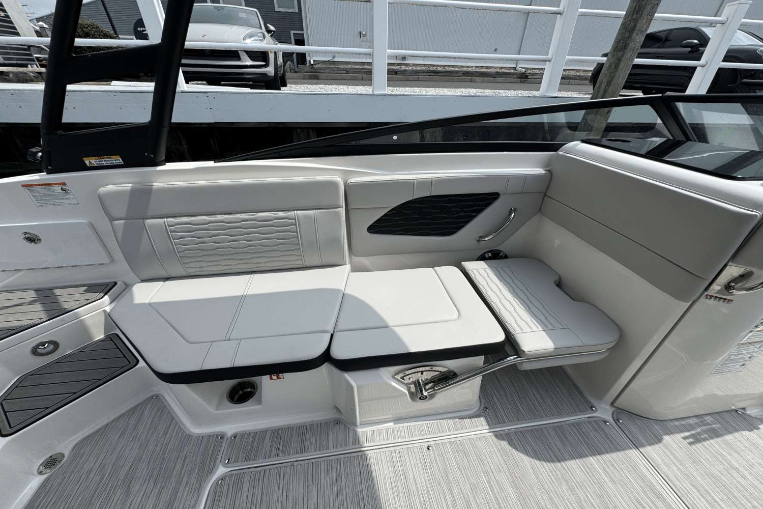 Slide: The Image of Sea Ray SPX 230 2025 - 24