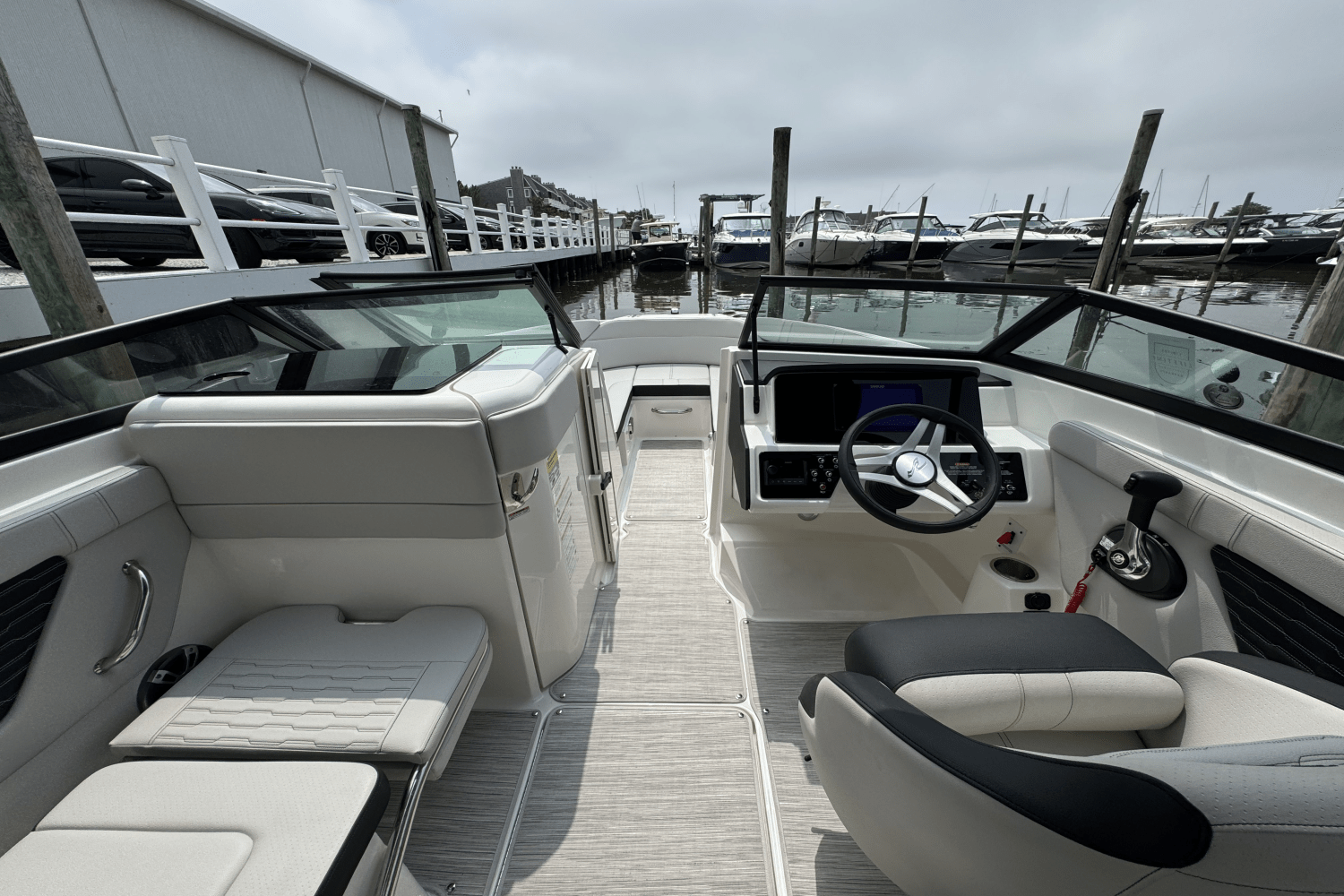 Slide: The Image of Sea Ray SPX 230 2025 - 29