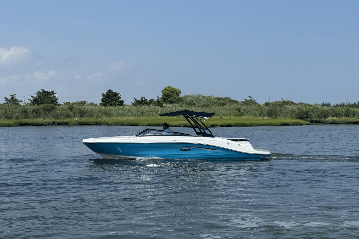 Slide: The Image of Sea Ray SPX 230 2025 - 3