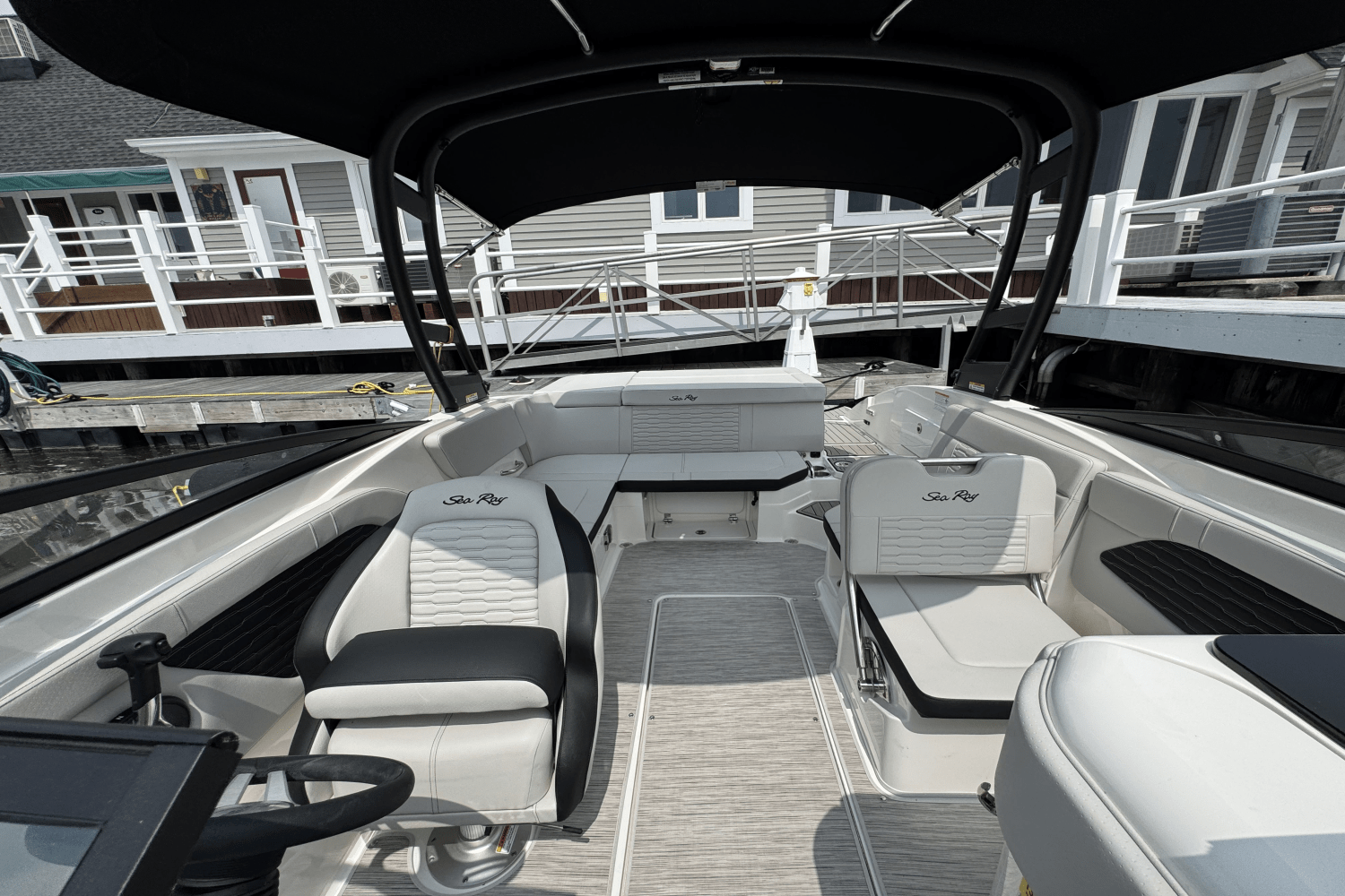 Slide: The Image of Sea Ray SPX 230 2025 - 30