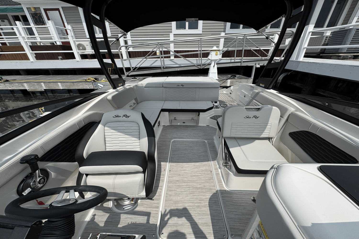 Slide: The Image of Sea Ray SPX 230 2025 - 31