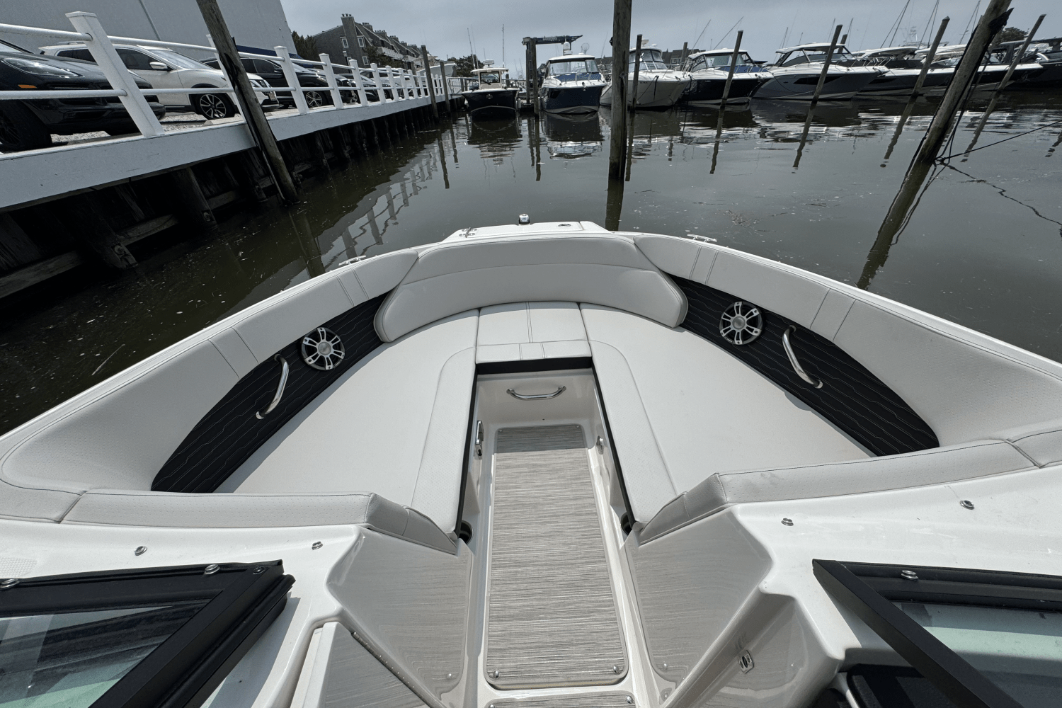 Slide: The Image of Sea Ray SPX 230 2025 - 42