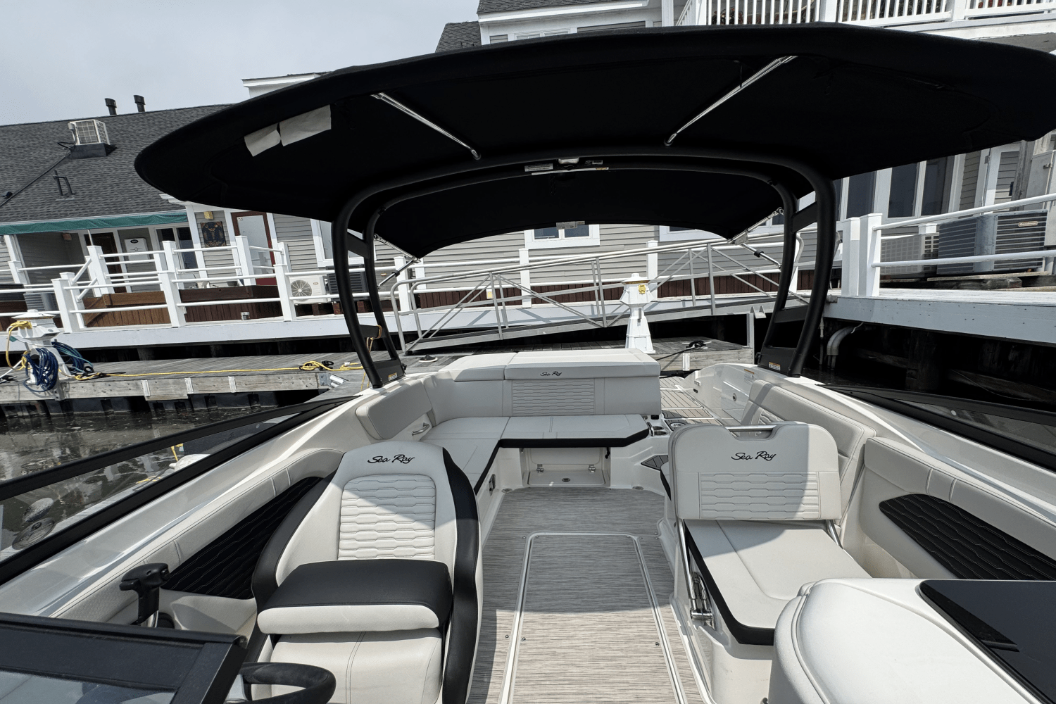 Slide: The Image of Sea Ray SPX 230 2025 - 47