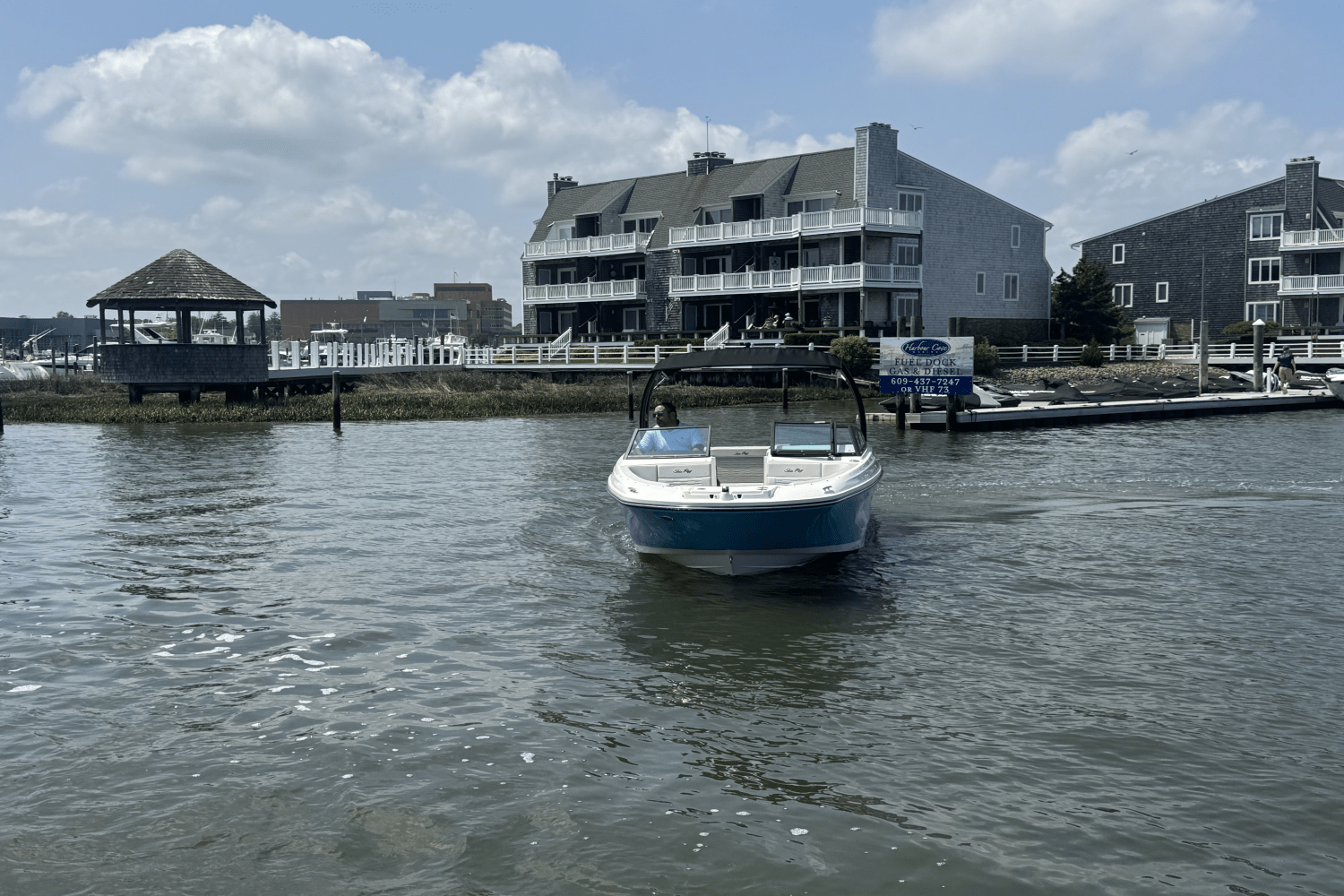 Slide: The Image of Sea Ray SPX 230 2025 - 54