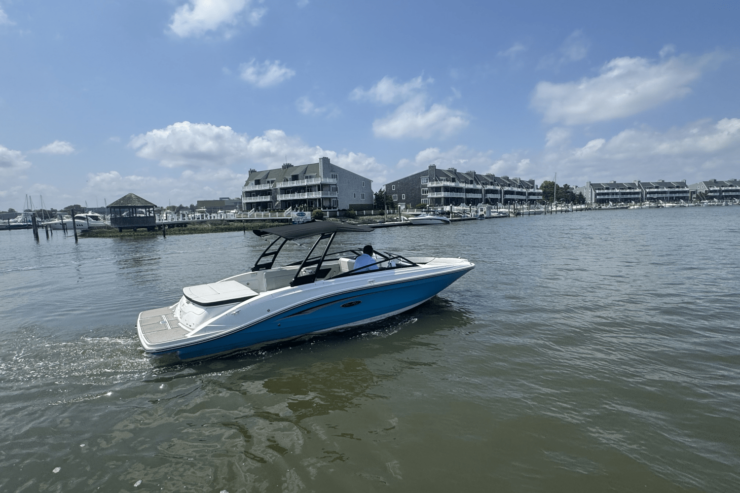 Slide: The Image of Sea Ray SPX 230 2025 - 64