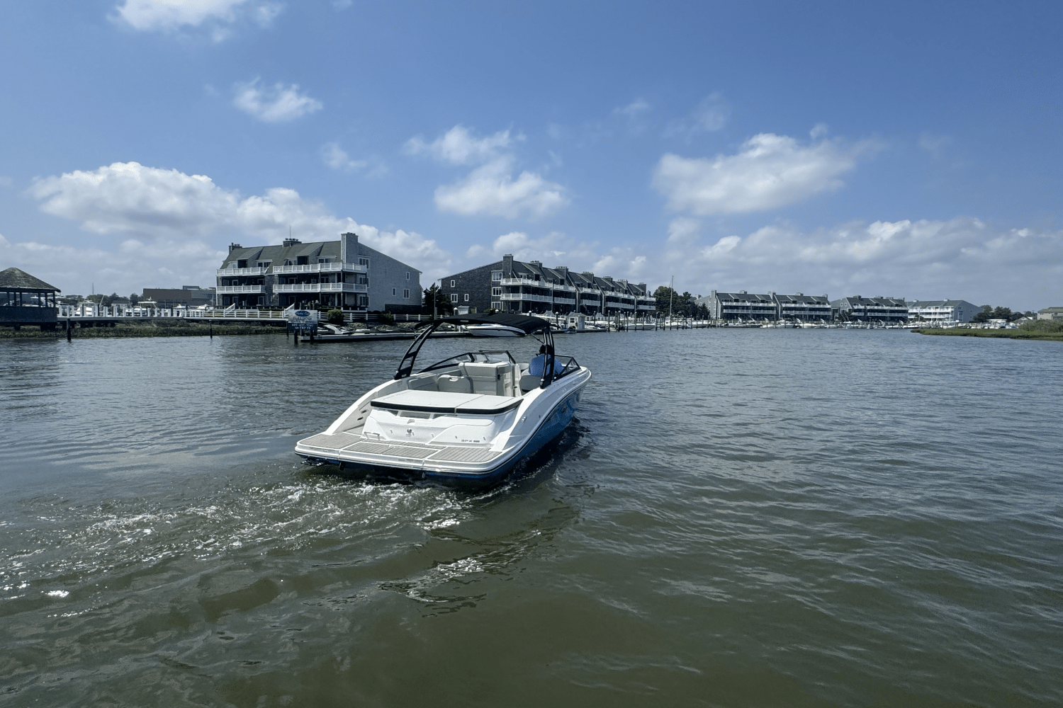 Slide: The Image of Sea Ray SPX 230 2025 - 66