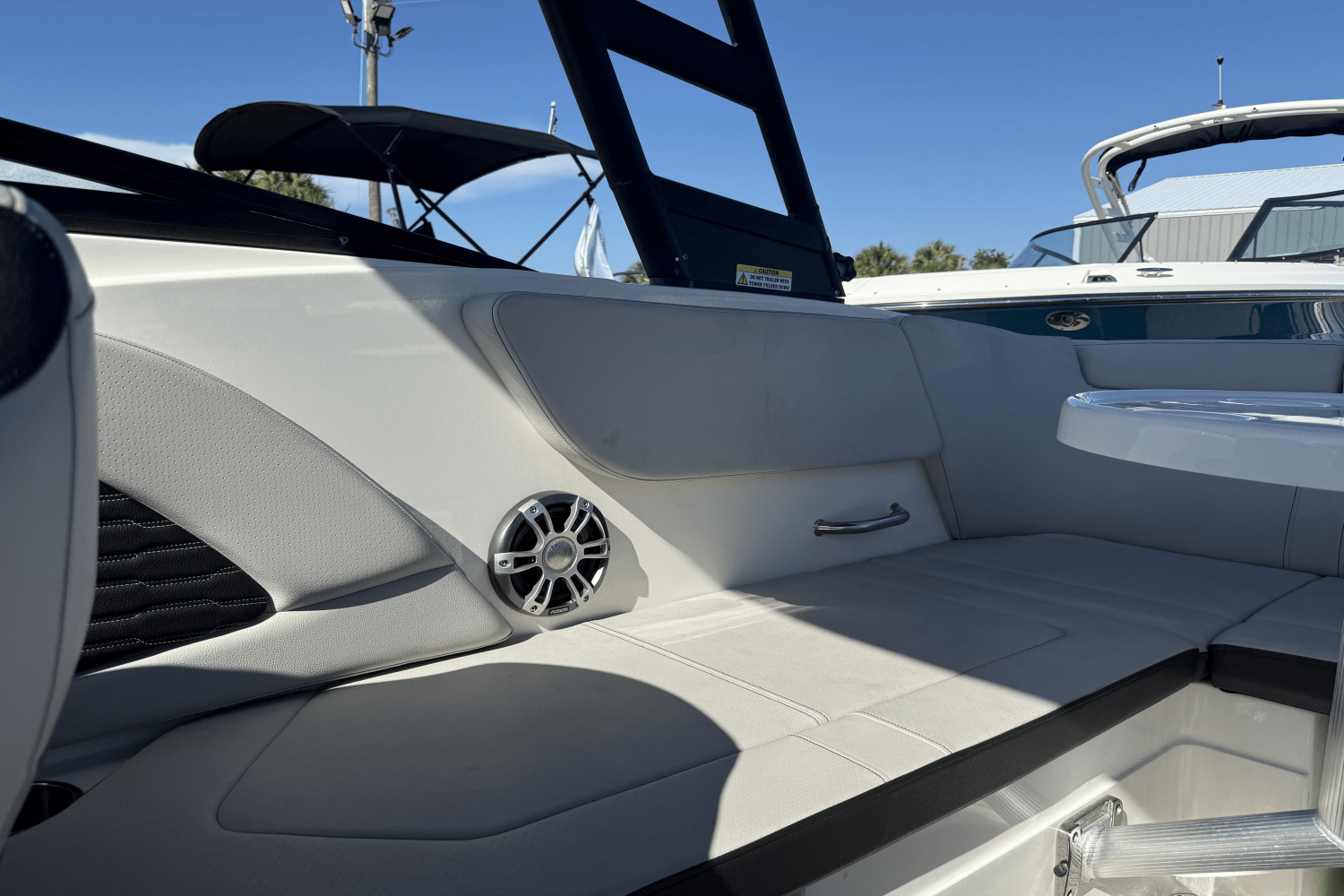 Slide: The Image of Sea Ray SPX 230 Outboard 2023 - 19