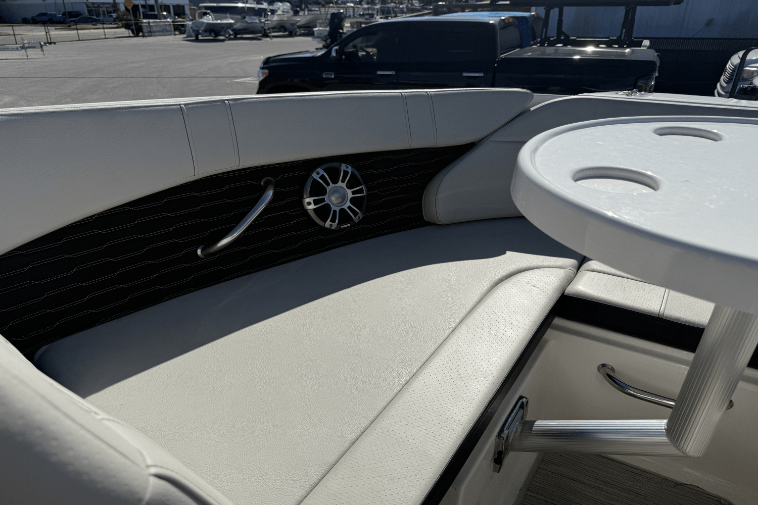 Slide: The Image of Sea Ray SPX 230 Outboard 2023 - 23