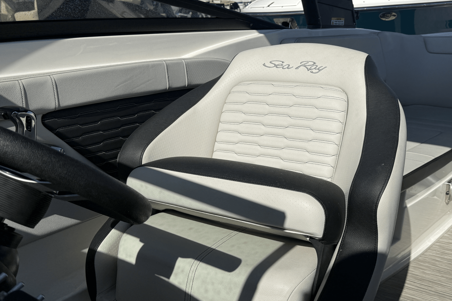 Slide: The Image of Sea Ray SPX 230 Outboard 2023 - 27