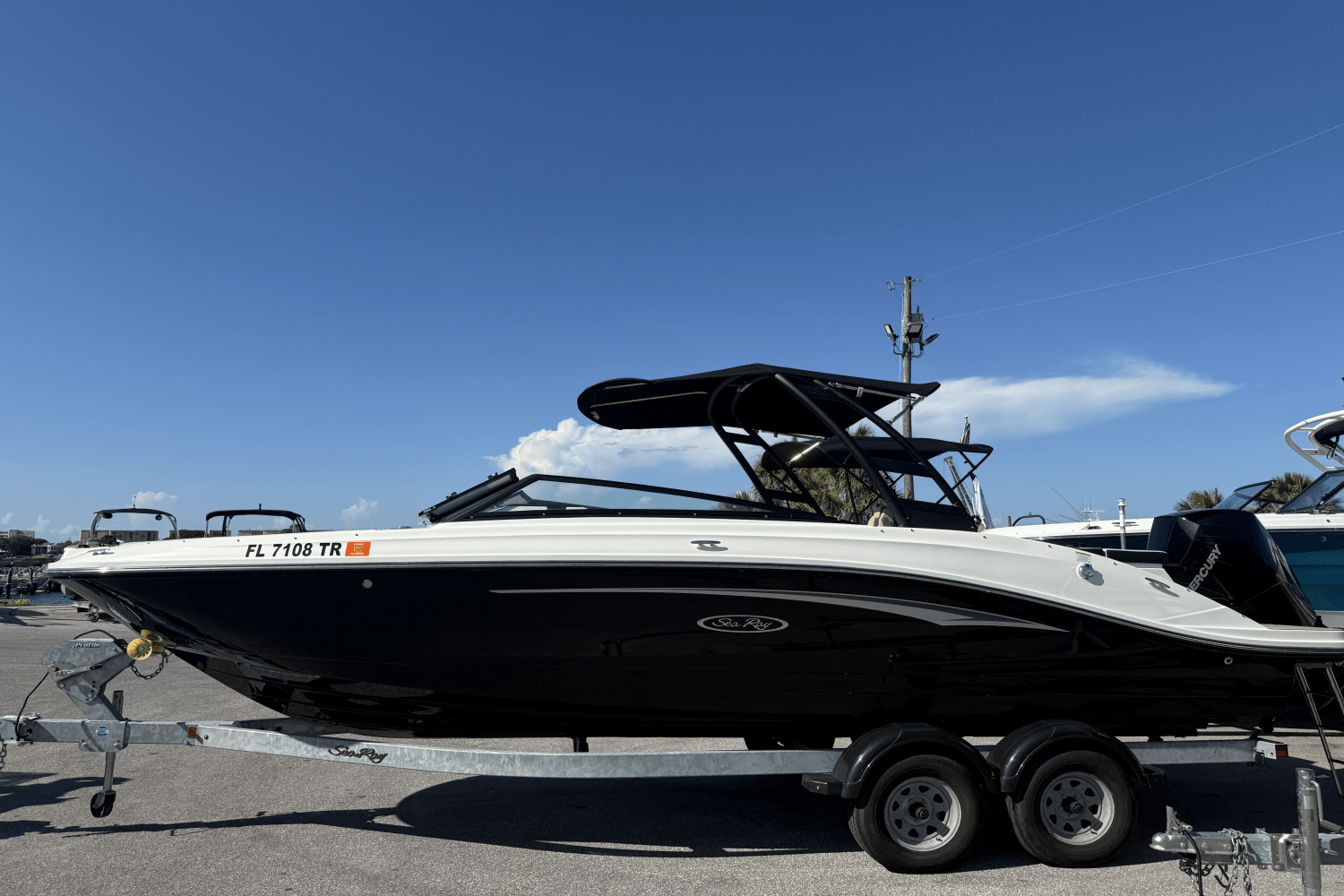 Slide: The Image of Sea Ray SPX 230 Outboard 2023 - 3
