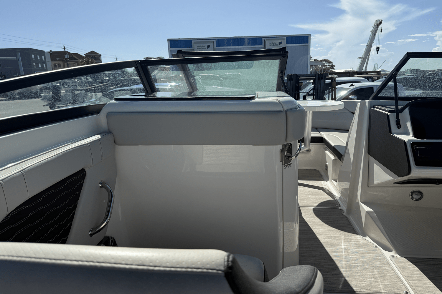 Slide: The Image of Sea Ray SPX 230 Outboard 2023 - 35