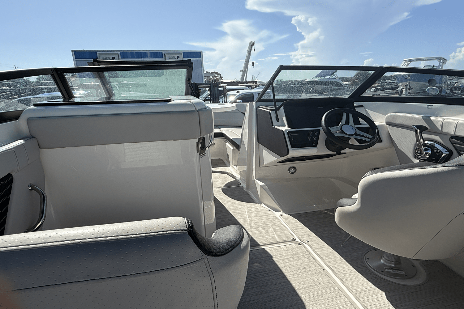 Slide: The Image of Sea Ray SPX 230 Outboard 2023 - 36