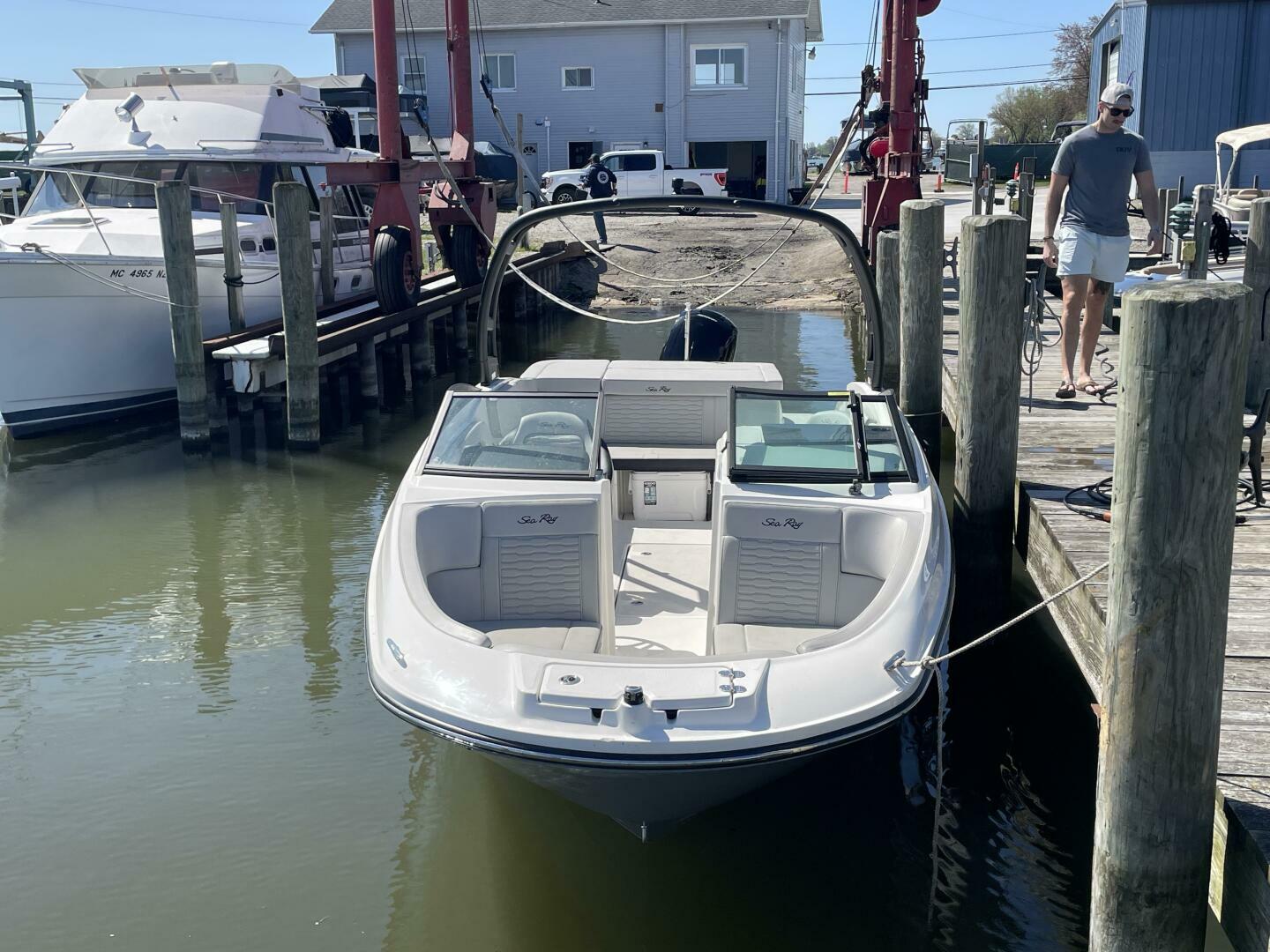 Slide: The Image of Sea Ray SPX 230 Outboard 2023 - 4468957