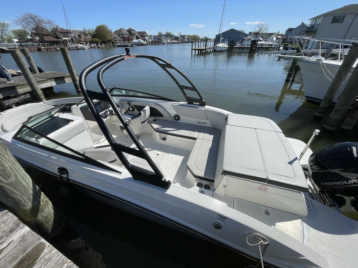 Slide: The Image of Sea Ray SPX 230 Outboard 2023 - 4468960
