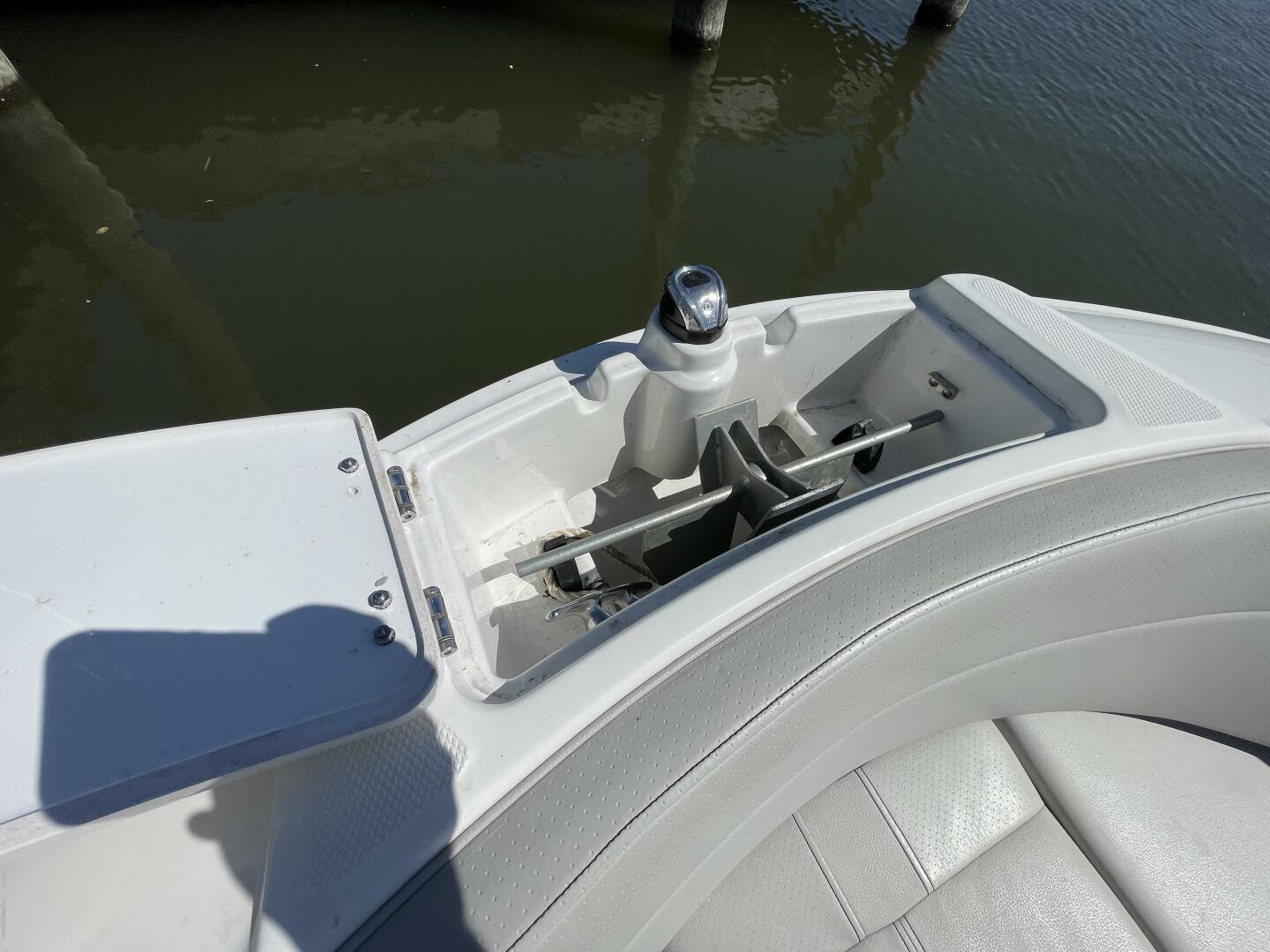 Slide: The Image of Sea Ray SPX 230 Outboard 2023 - 4468975