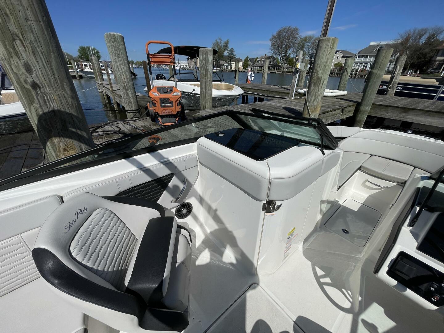 Slide: The Image of Sea Ray SPX 230 Outboard 2023 - 4468978