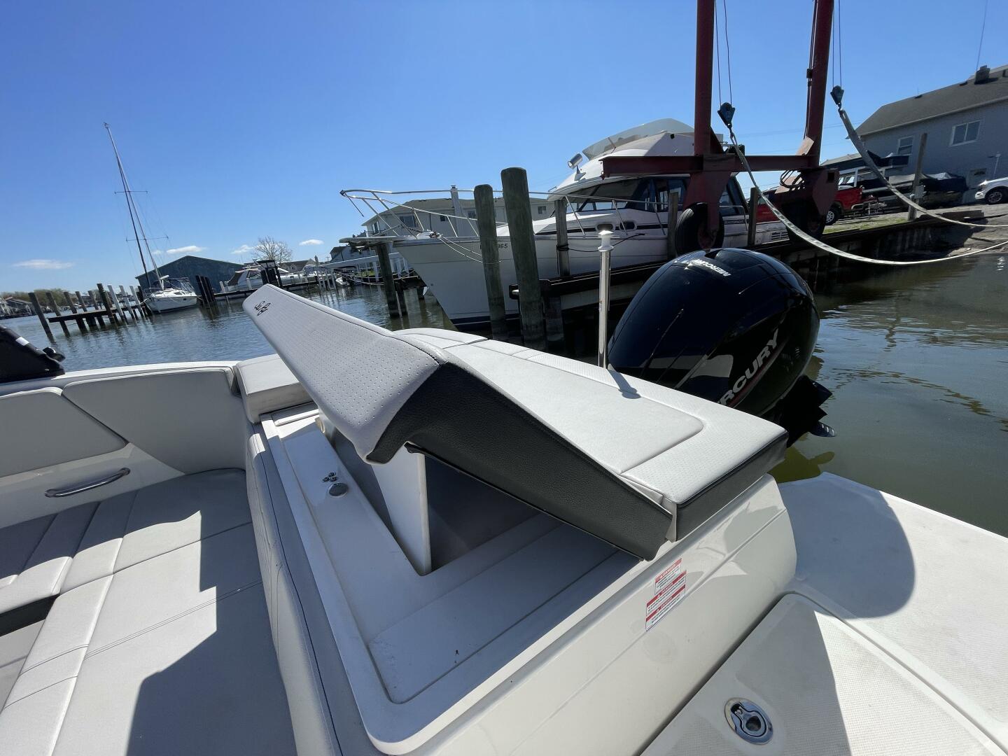 Slide: The Image of Sea Ray SPX 230 Outboard 2023 - 4468980