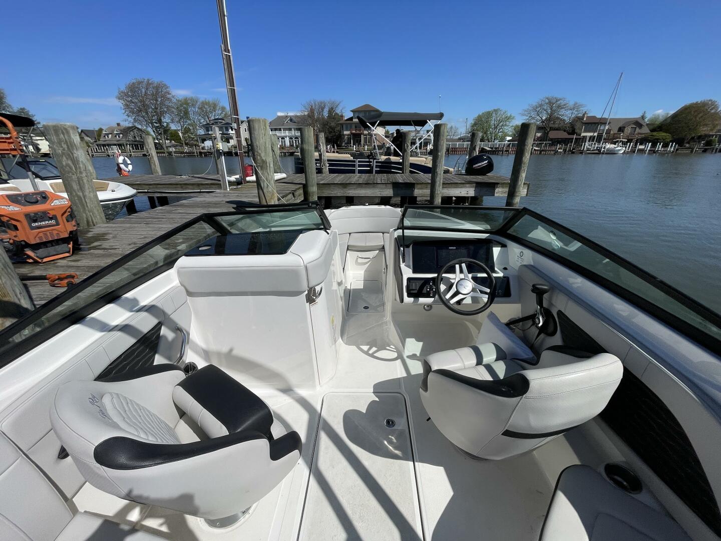 Slide: The Image of Sea Ray SPX 230 Outboard 2023 - 4468982