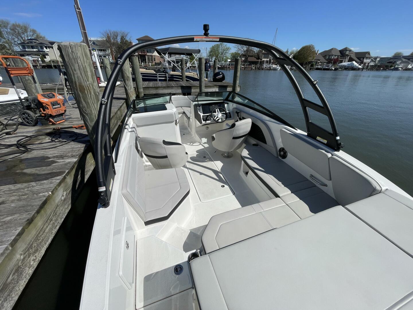 Slide: The Image of Sea Ray SPX 230 Outboard 2023 - 4468989