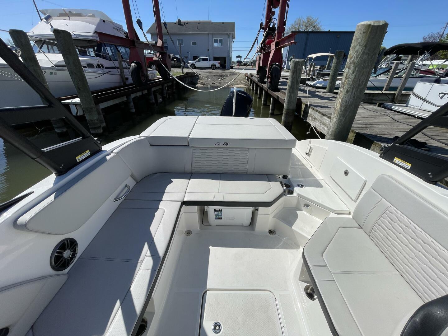 Slide: The Image of Sea Ray SPX 230 Outboard 2023 - 4468991