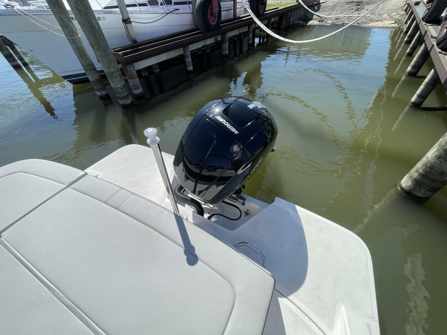 Slide: The Image of Sea Ray SPX 230 Outboard 2023 - 4468997