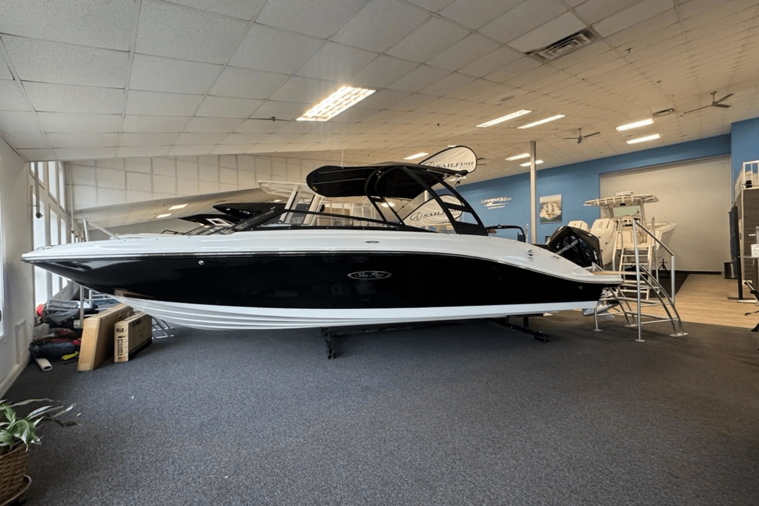 Slide: The Image of Sea Ray SPX 230 Outboard 2025 - 1