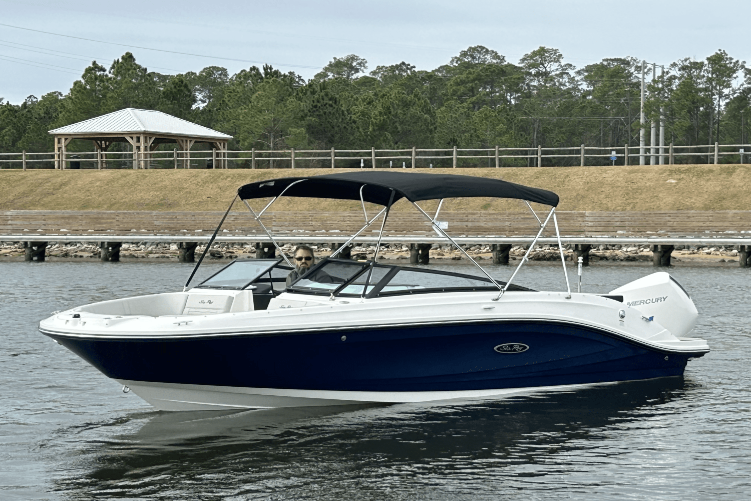 Slide: The Image of Sea Ray SPX 230 Outboard 2025 - 11