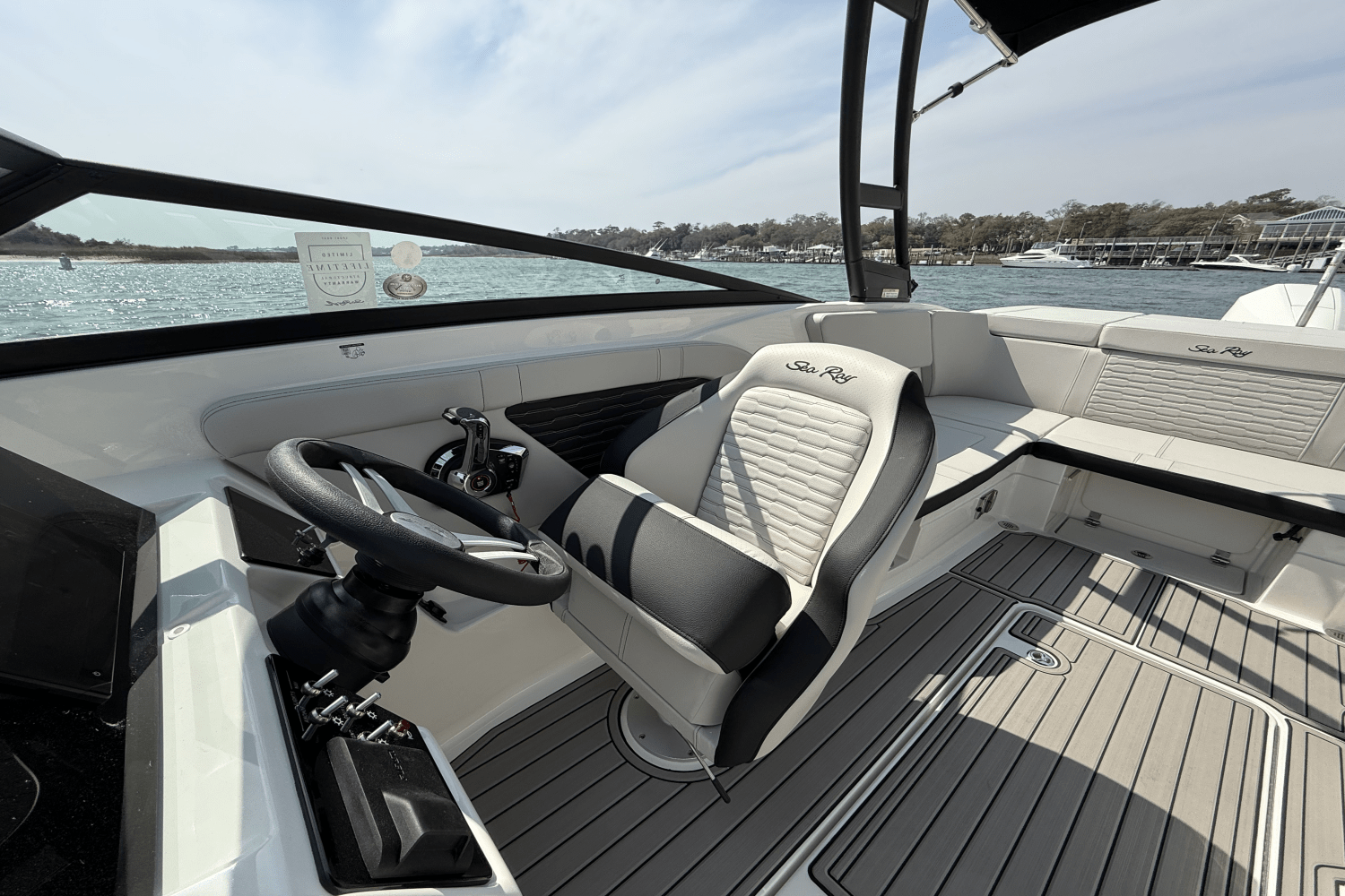 Slide: The Image of Sea Ray SPX 230 Outboard 2025 - 11