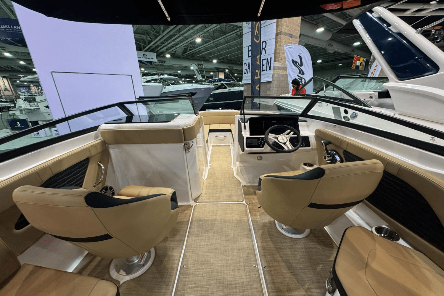 Slide: The Image of Sea Ray SPX 230 Outboard 2025 - 11