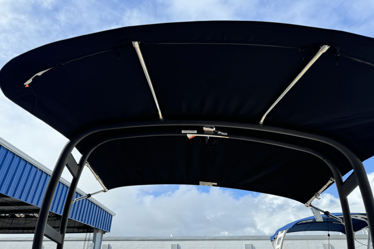 Slide: The Image of Sea Ray SPX 230 Outboard 2025 - 11