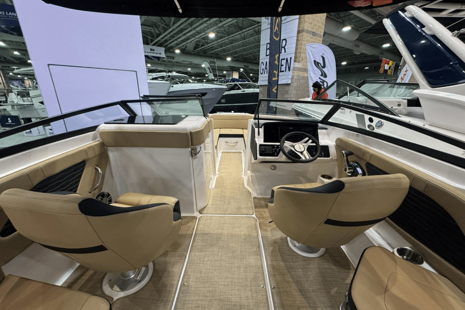 Slide: The Image of Sea Ray SPX 230 Outboard 2025 - 12