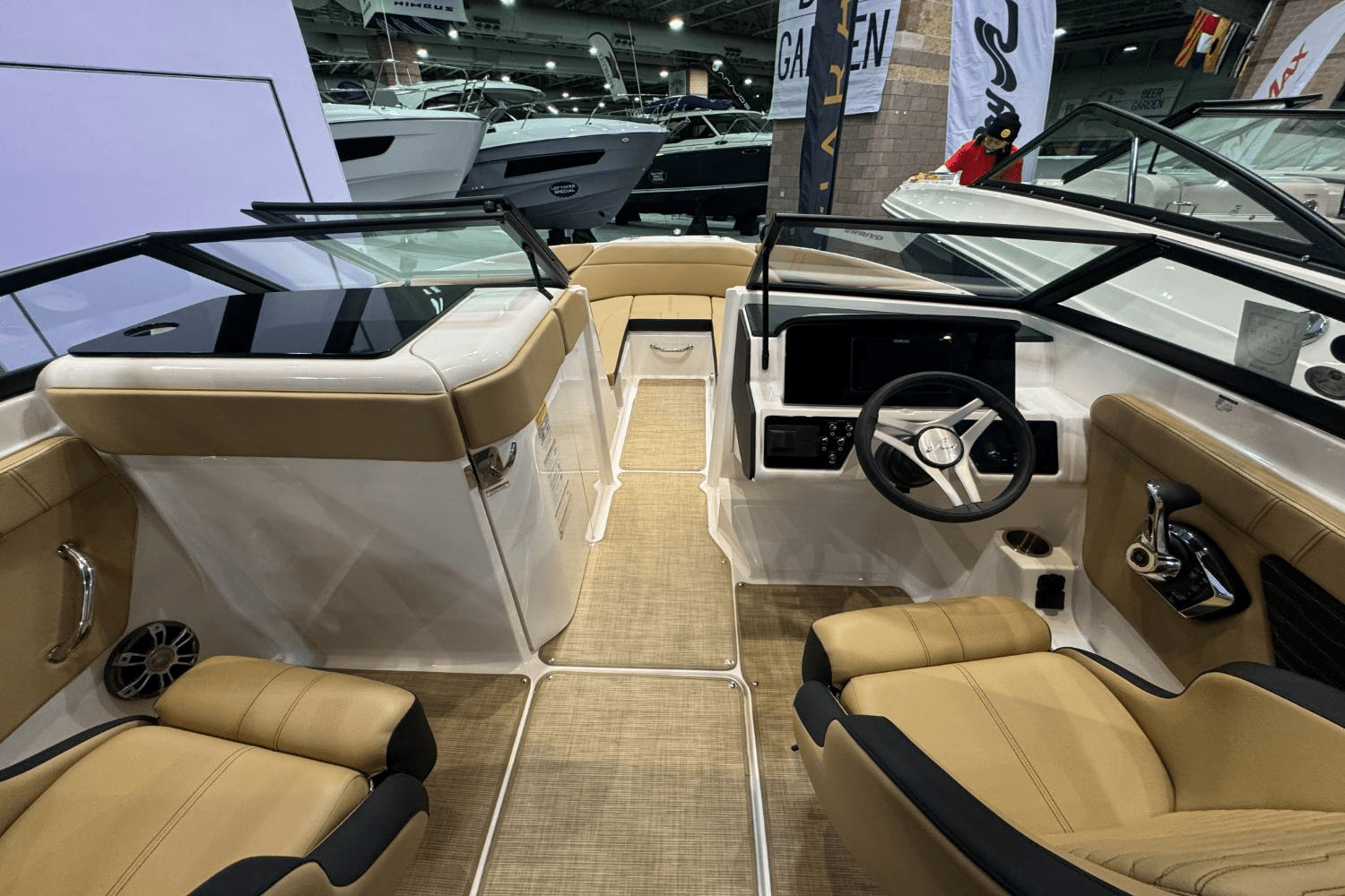 Slide: The Image of Sea Ray SPX 230 Outboard 2025 - 13