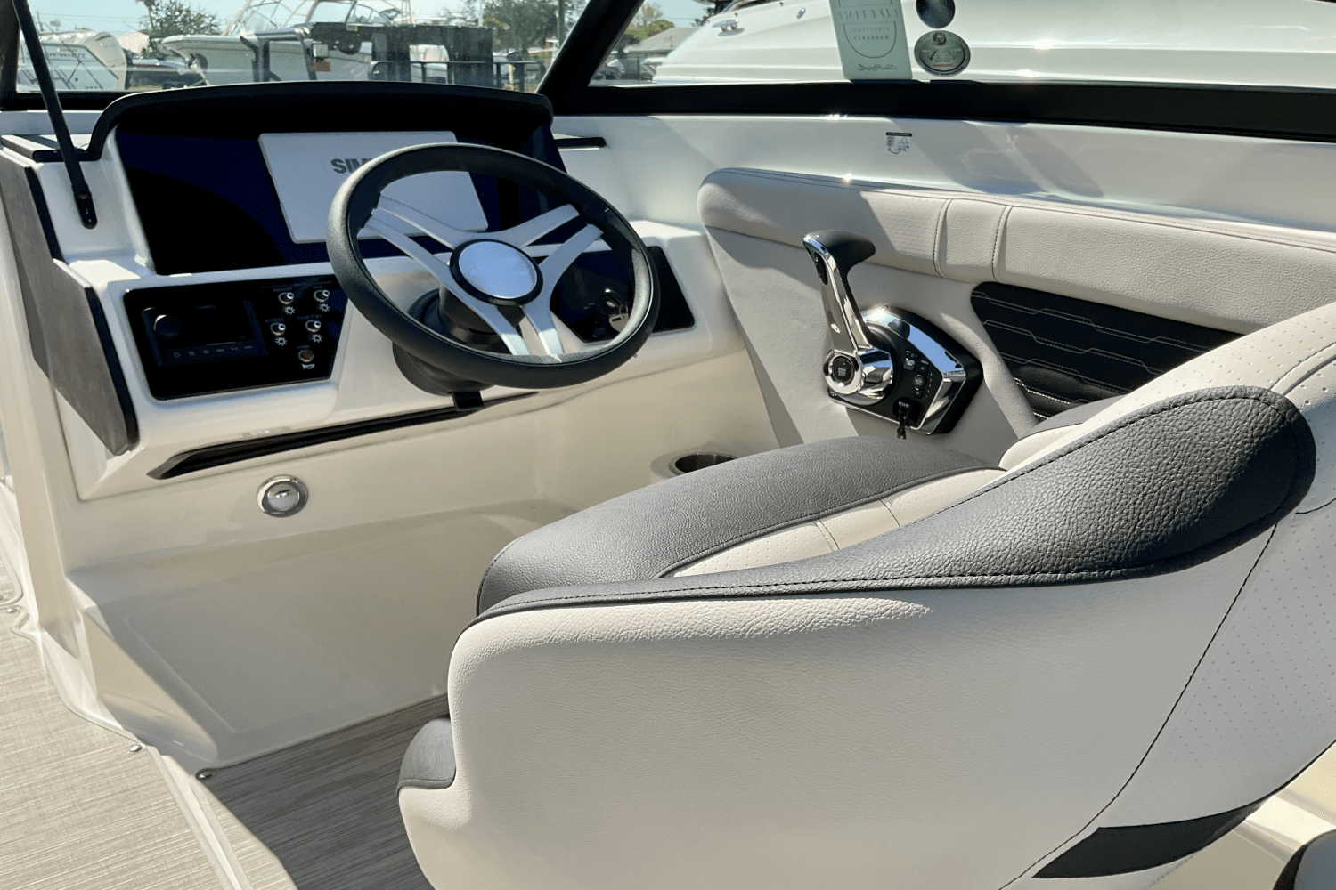 Slide: The Image of Sea Ray SPX 230 Outboard 2025 - 16