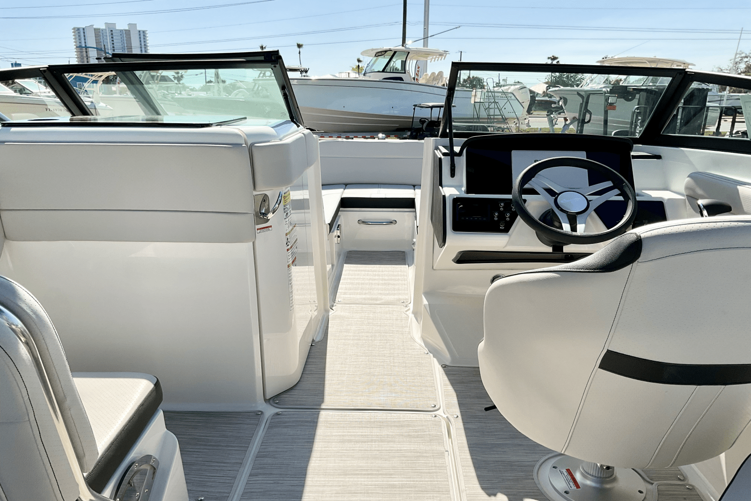 Slide: The Image of Sea Ray SPX 230 Outboard 2025 - 17