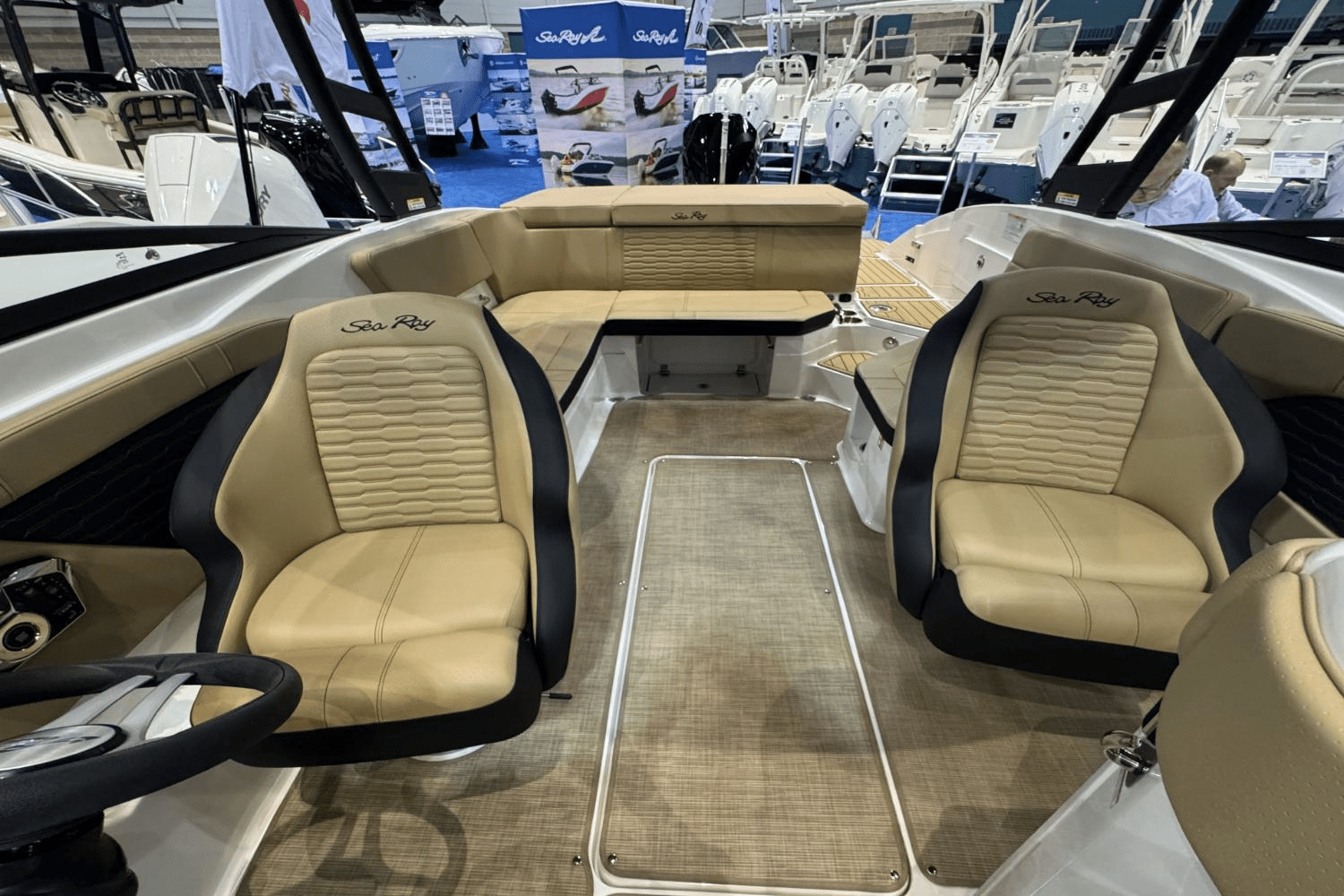 Slide: The Image of Sea Ray SPX 230 Outboard 2025 - 18