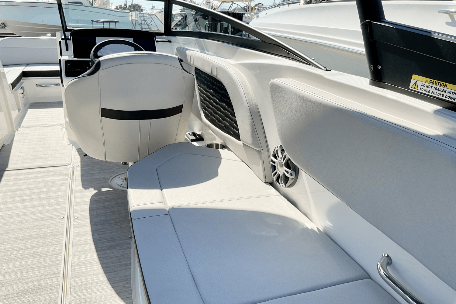 Slide: The Image of Sea Ray SPX 230 Outboard 2025 - 19