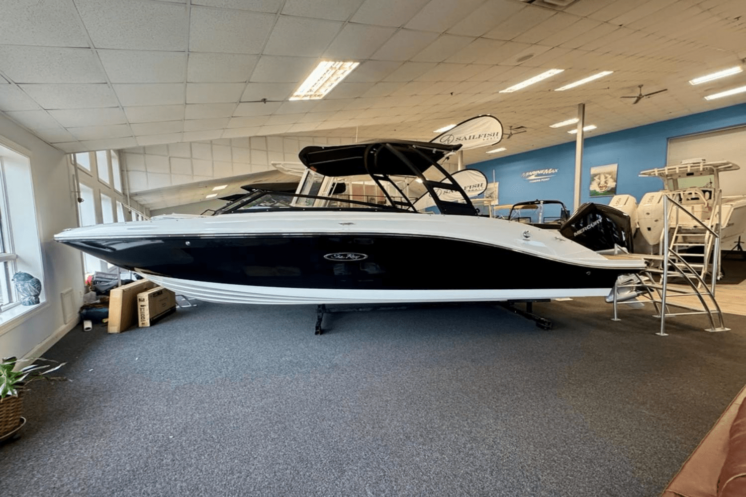 Slide: The Image of Sea Ray SPX 230 Outboard 2025 - 2