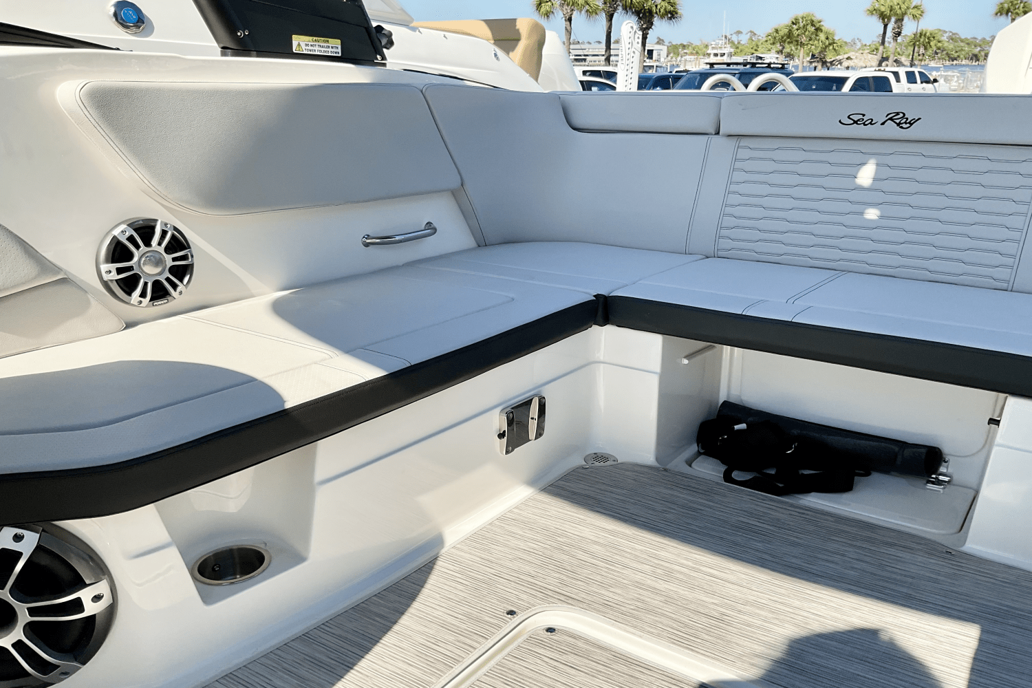 Slide: The Image of Sea Ray SPX 230 Outboard 2025 - 21