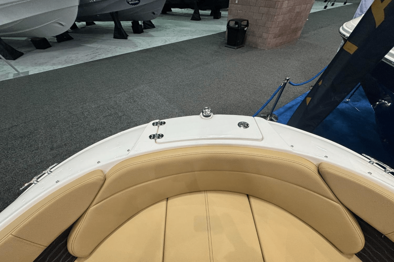 Slide: The Image of Sea Ray SPX 230 Outboard 2025 - 29