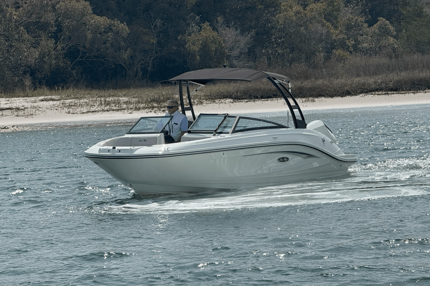 Slide: The Image of Sea Ray SPX 230 Outboard 2025 - 3