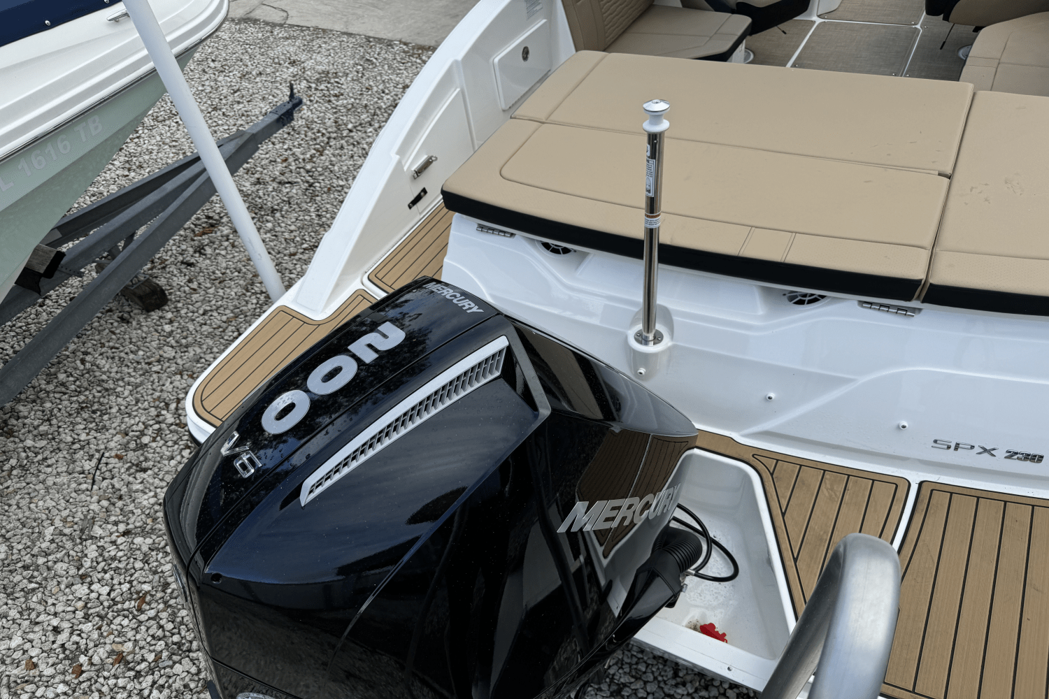 Slide: The Image of Sea Ray SPX 230 Outboard 2025 - 3